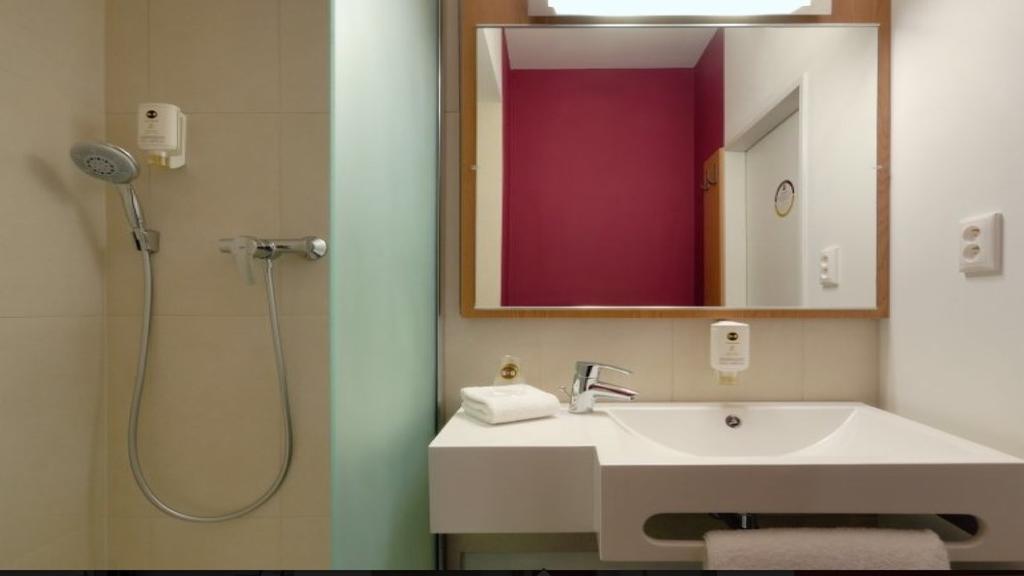 B&B Hotel Paris Romainville Noisy-Le-Sec Zewnętrze zdjęcie